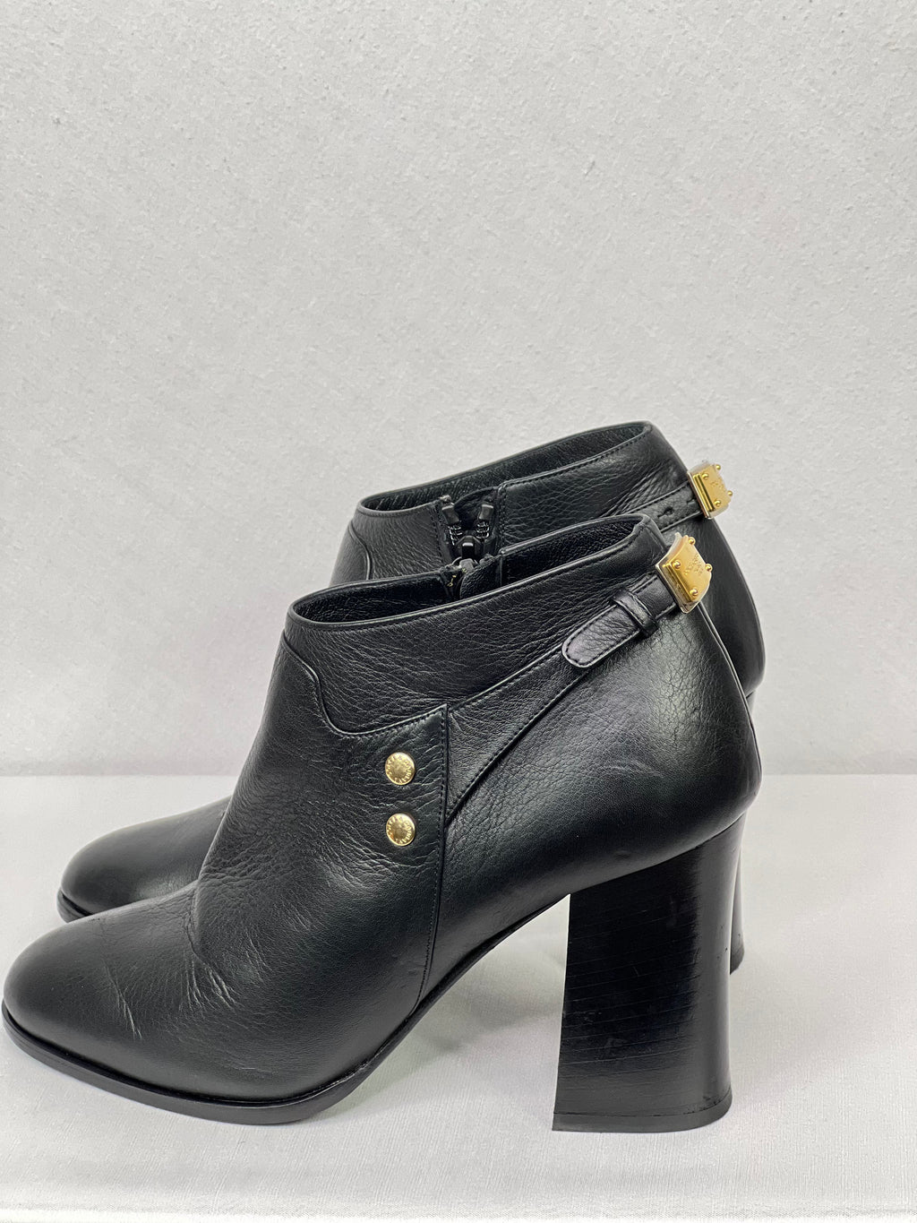 Dolce & Gabbana Leather Ankle Boots with Block Heel – Black (Pre-Owned, UK 4)